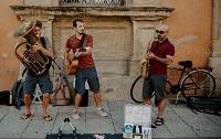street_musicians_online.jpg street_musicians_online.jpg