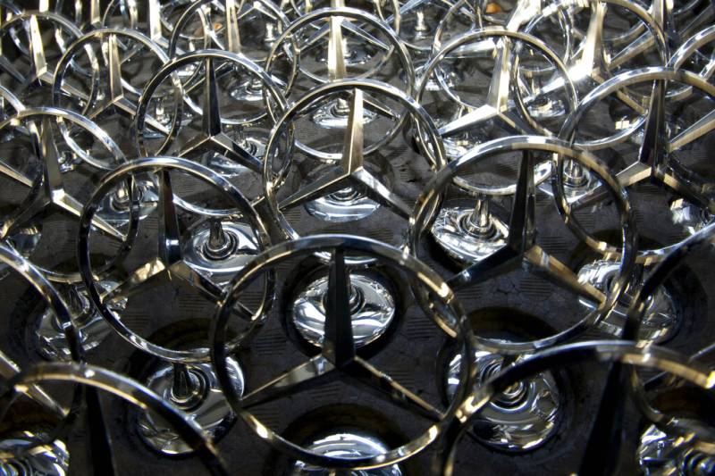 FILE - Mercedes stars, are on display at the Daimler-Benz factory in
Sindelfingen, southern Germany, Feb. 1, 2011. Just as the global auto industry
was starting the long road trip back to normal after pandemic factory shutdowns
and a computer chip shortage, Russia's devastating war on Ukraine is bringing a
whole set of new problems. In the short term, the invasion has choked the supply
of bundled electrical wiring made in Ukraine, forcing German automakers to
temporarily close factories while they wait for the critical part. (AP... FILE - Mercedes stars, are on display at the Daimler-Benz factory in
Sindelfingen, southern Germany, Feb. 1, 2011. Just as the global auto industry
was starting the long road trip back to normal after pandemic factory shutdowns
and a computer chip shortage, Russia's devastating war on Ukraine is bringing a
whole set of new problems. In the short term, the invasion has choked the supply
of bundled electrical wiring made in Ukraine, forcing German automakers to
temporarily close factories while they wait for the critical part. (AP...